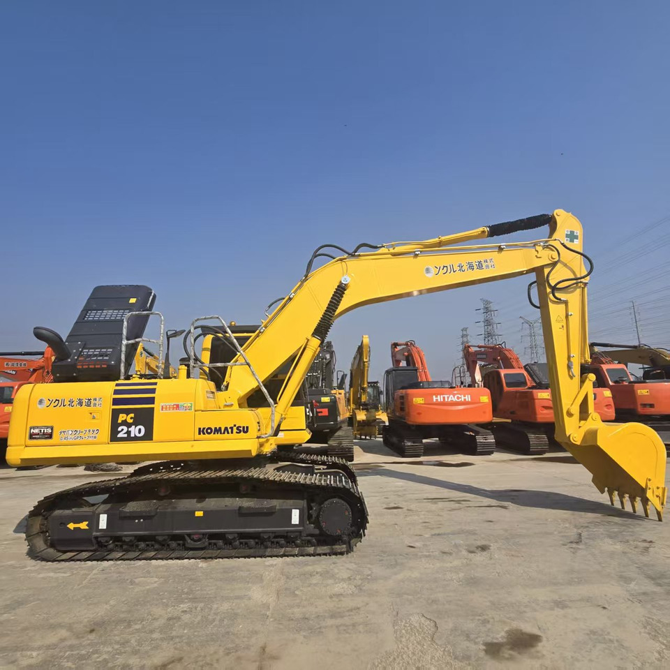 Komatsu PC210 - Crawler excavator: picture 3 Komatsu PC210 - Crawler excavator: picture 3