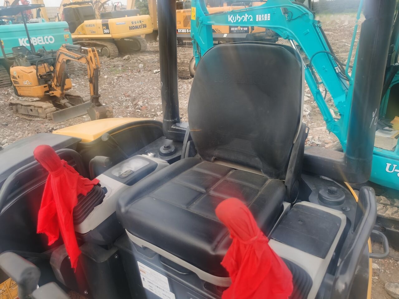 Komatsu PC35MR - Mini excavator: picture 5 Komatsu PC35MR - Mini excavator: picture 5