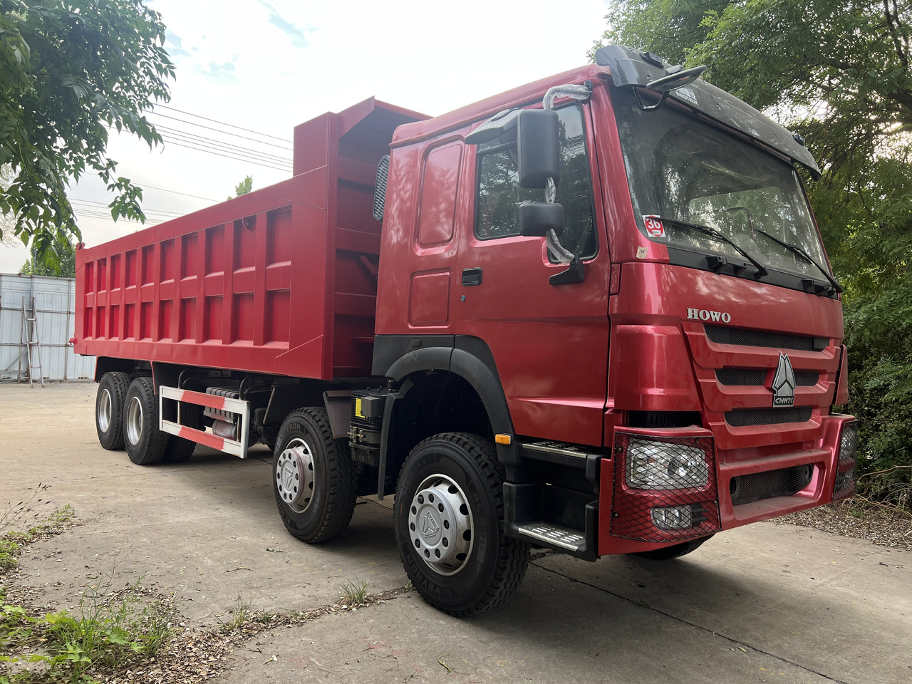 SINOTRUK HOWO 8*4 - Tipper: picture 3 SINOTRUK HOWO 8*4 - Tipper: picture 3