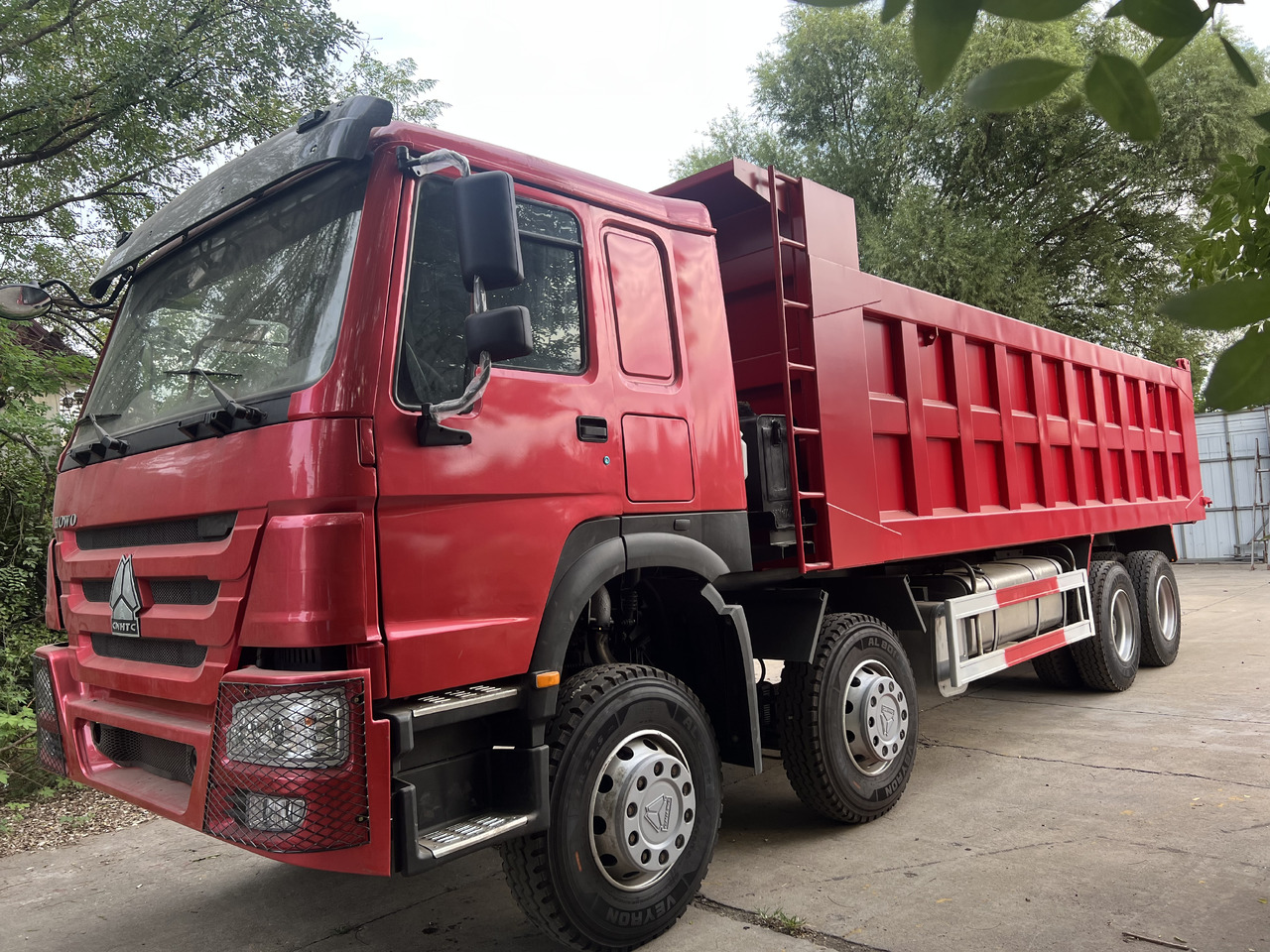 SINOTRUK HOWO 8*4 - Tipper: picture 2 SINOTRUK HOWO 8*4 - Tipper: picture 2