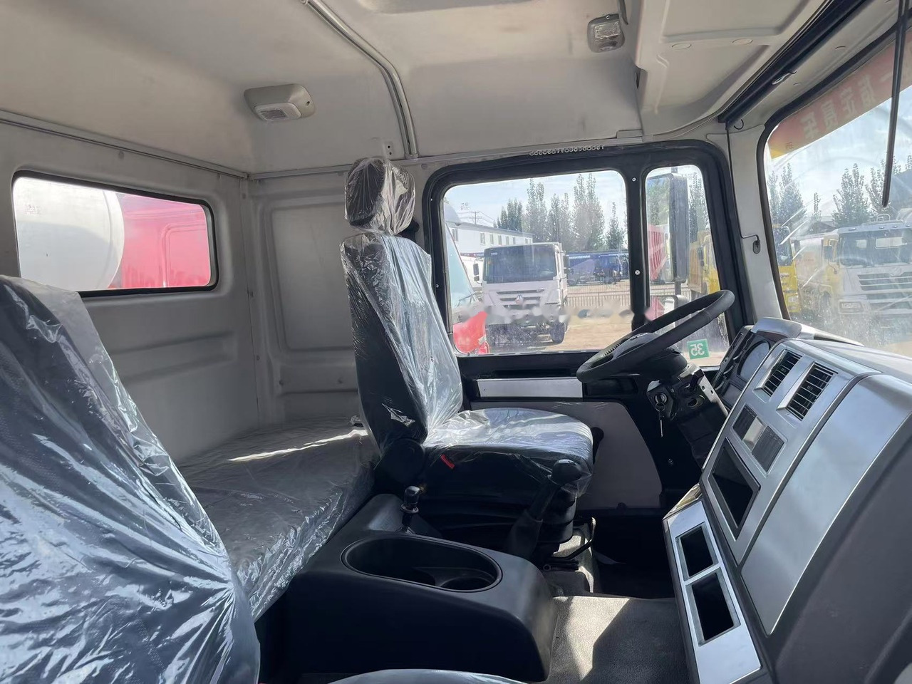 Shacman F3000 Concrete mixer truck - Concrete mixer truck: picture 2 Shacman F3000 Concrete mixer truck - Concrete mixer truck: picture 2