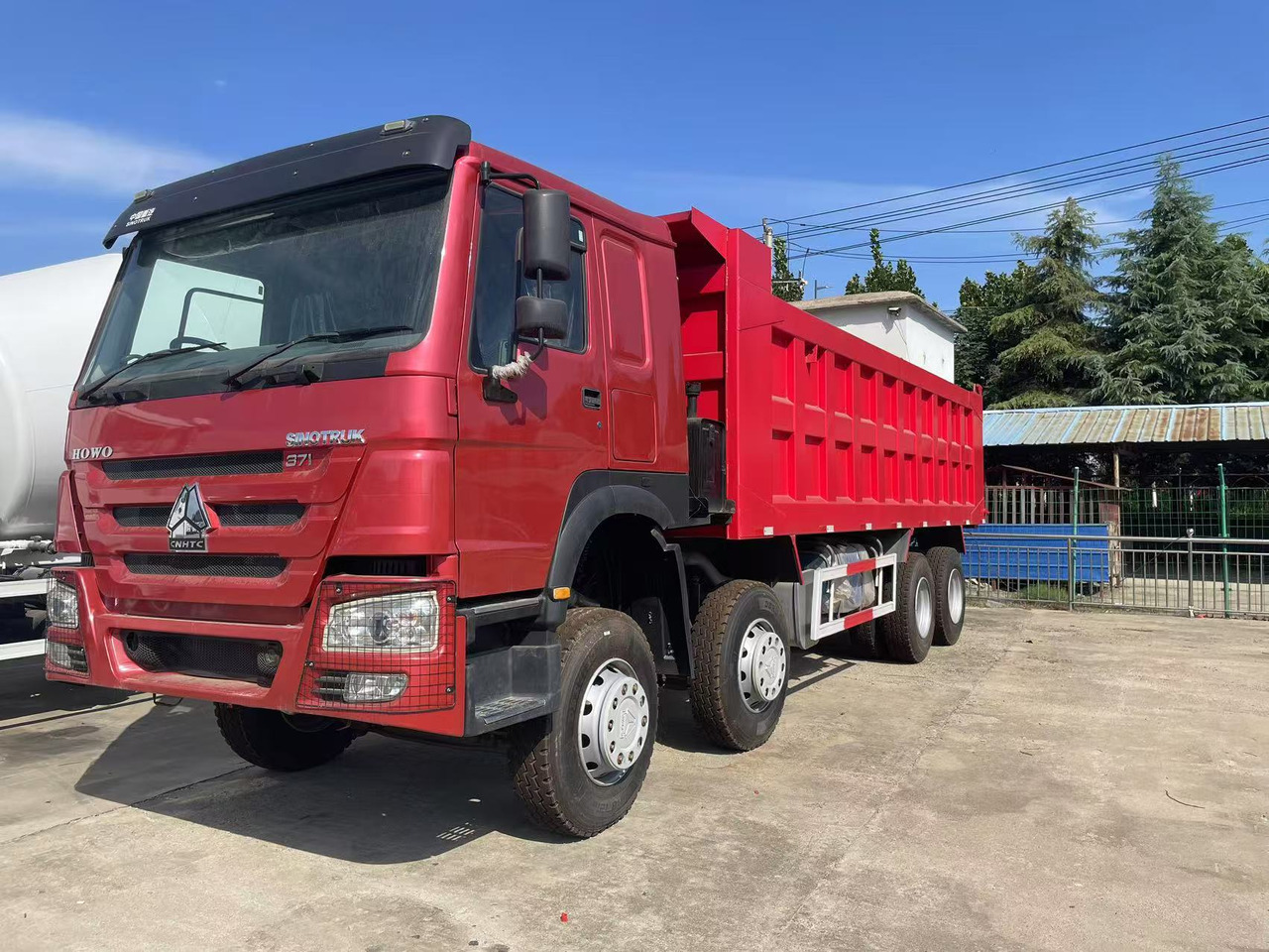 Sinotruk HOWO 371 8*4 Dump truck - Tipper: picture 1 Sinotruk HOWO 371 8*4 Dump truck - Tipper: picture 1