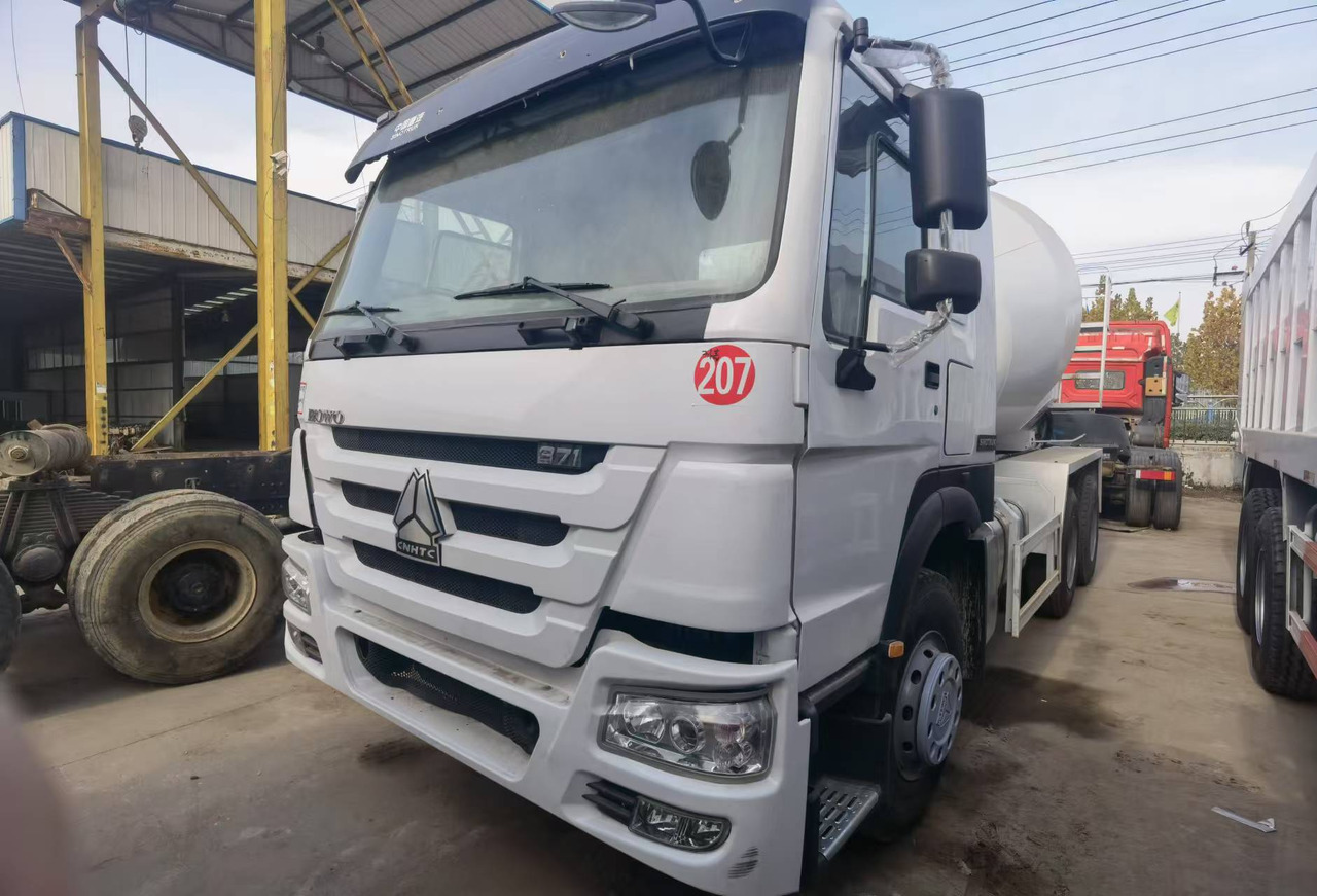 Concrete mixer truck Sinotruk HOWO 371 Concrete mixer truck: picture 8