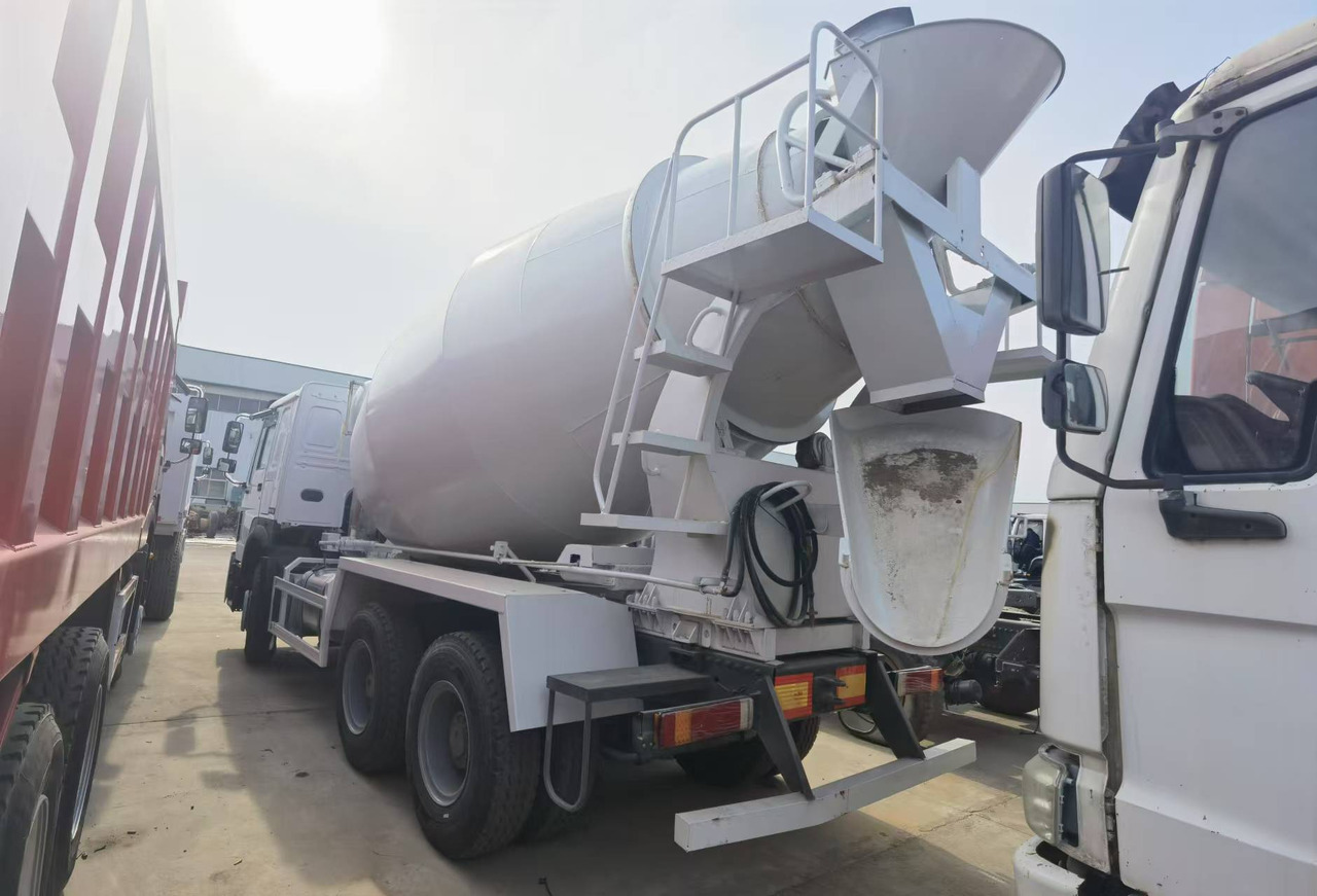 Sinotruk HOWO 371 Concrete mixer truck - Concrete mixer truck: picture 2 Sinotruk HOWO 371 Concrete mixer truck - Concrete mixer truck: picture 2