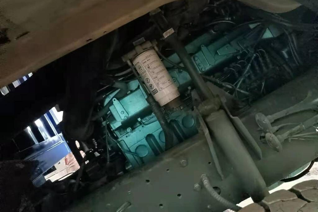 Box truck Sinotruk HOWO 375 6*4 Dump truck: picture 8