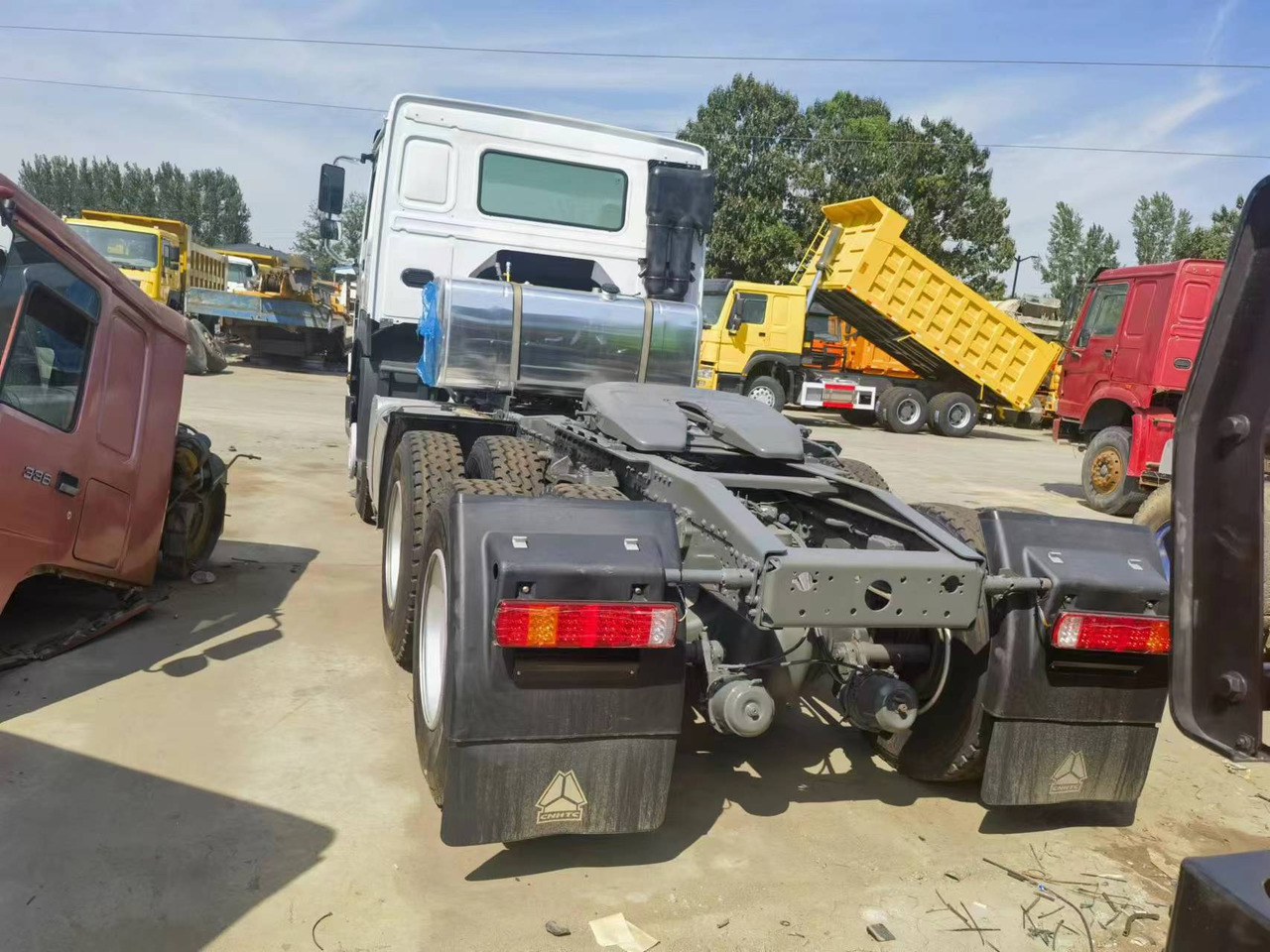 Sinotruk HOWO 375 tractor - Mini dumper: picture 2 Sinotruk HOWO 375 tractor - Mini dumper: picture 2