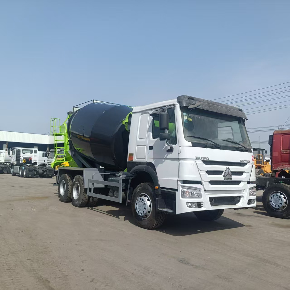 Sinotruk HOWO 6*4 Concrete mixer truck - Concrete mixer truck: picture 2 Sinotruk HOWO 6*4 Concrete mixer truck - Concrete mixer truck: picture 2