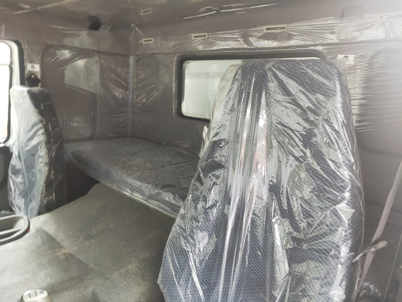 Tipper Sinotruk HOWO 6*4  Dump truck: picture 7
