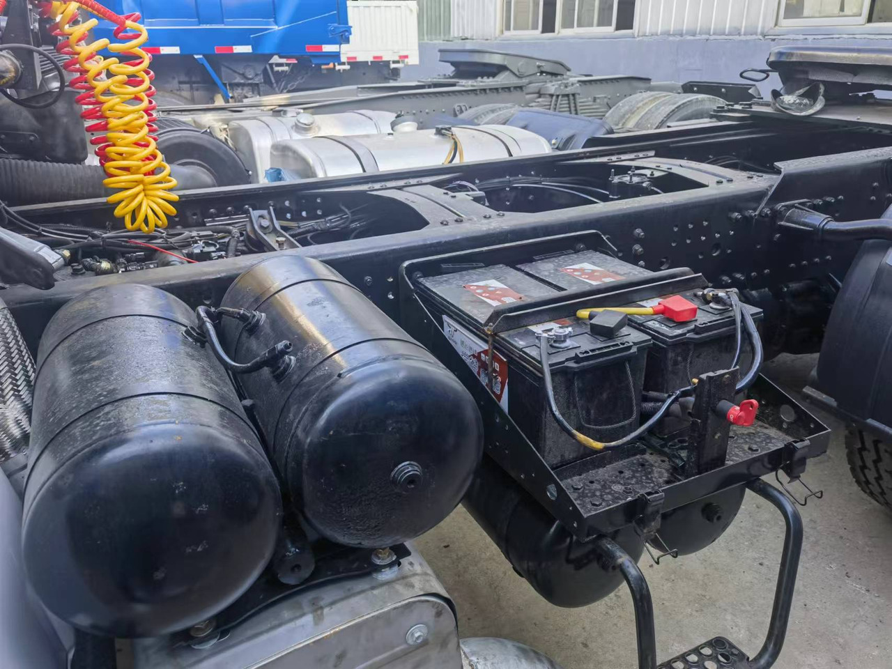 Shacman F3000 6*4 Tractor - Tractor unit: picture 2 Shacman F3000 6*4 Tractor - Tractor unit: picture 2