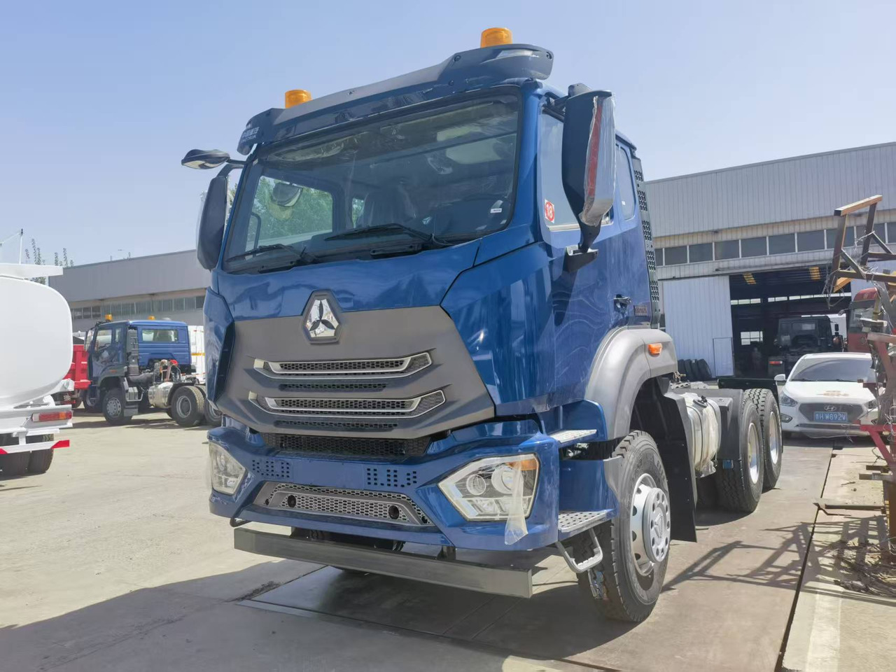 Sinotruk HOHAN 6*4 tractor - Tractor unit: picture 1 Sinotruk HOHAN 6*4 tractor - Tractor unit: picture 1