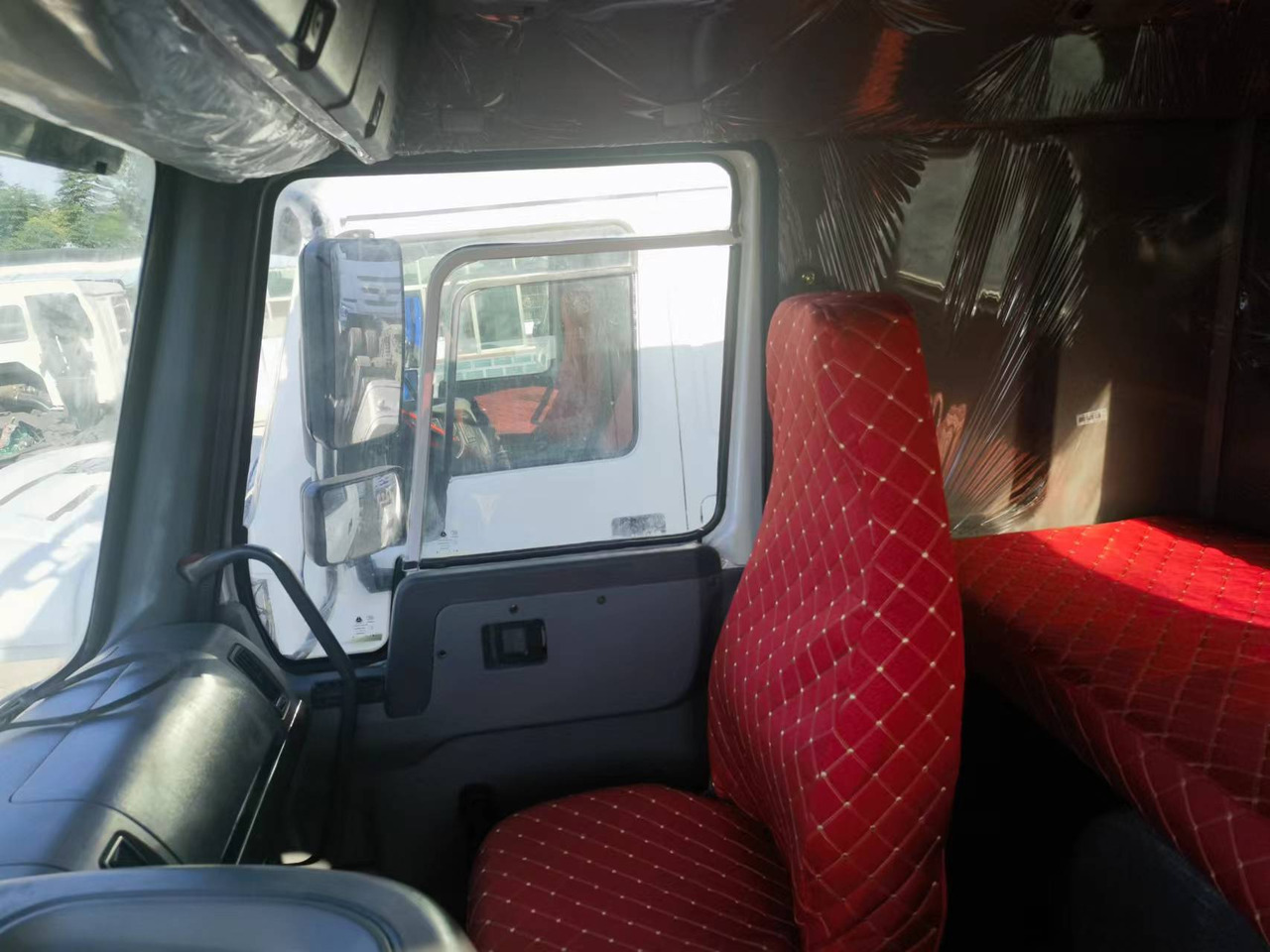 Tractor unit Sinotruk HOWO 371 Tractor: picture 6 Tractor unit Sinotruk HOWO 371 Tractor: picture 6