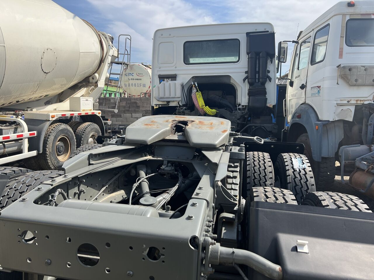 Tractor unit Sinotruk HOWO 420HP 6X4 Tractor: picture 6