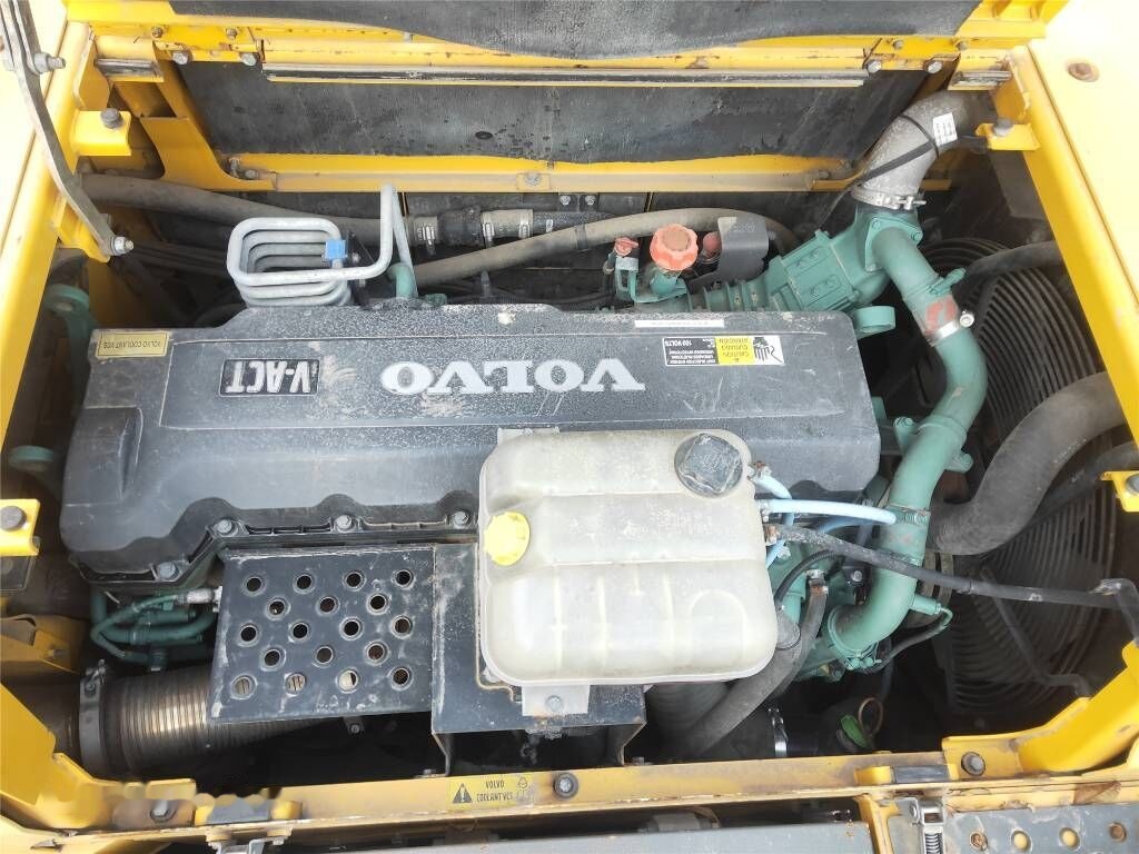 Crawler excavator Volvo EC 380 D L: picture 6
