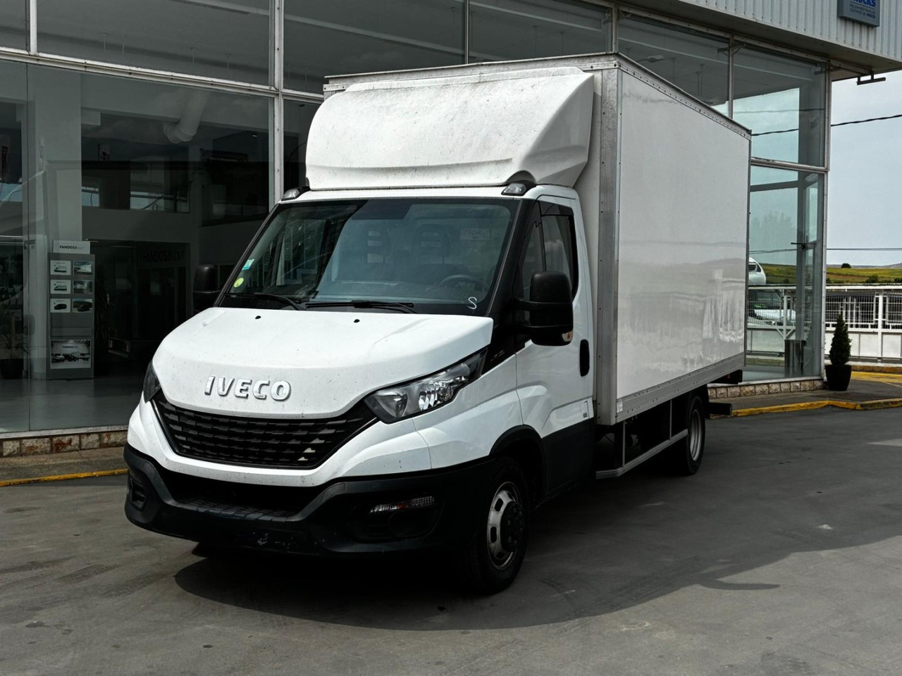 Caja cerrada IVECO 35C16 20m3 - Box van: picture 1 Caja cerrada IVECO 35C16 20m3 - Box van: picture 1