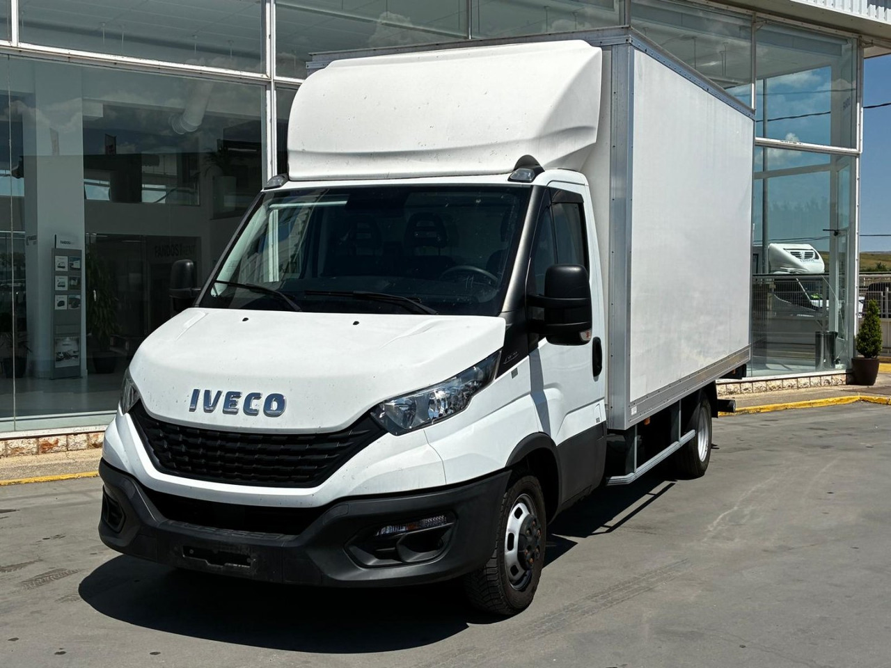 Caja cerrada IVECO 35C16 20m3 - Box van: picture 1 Caja cerrada IVECO 35C16 20m3 - Box van: picture 1