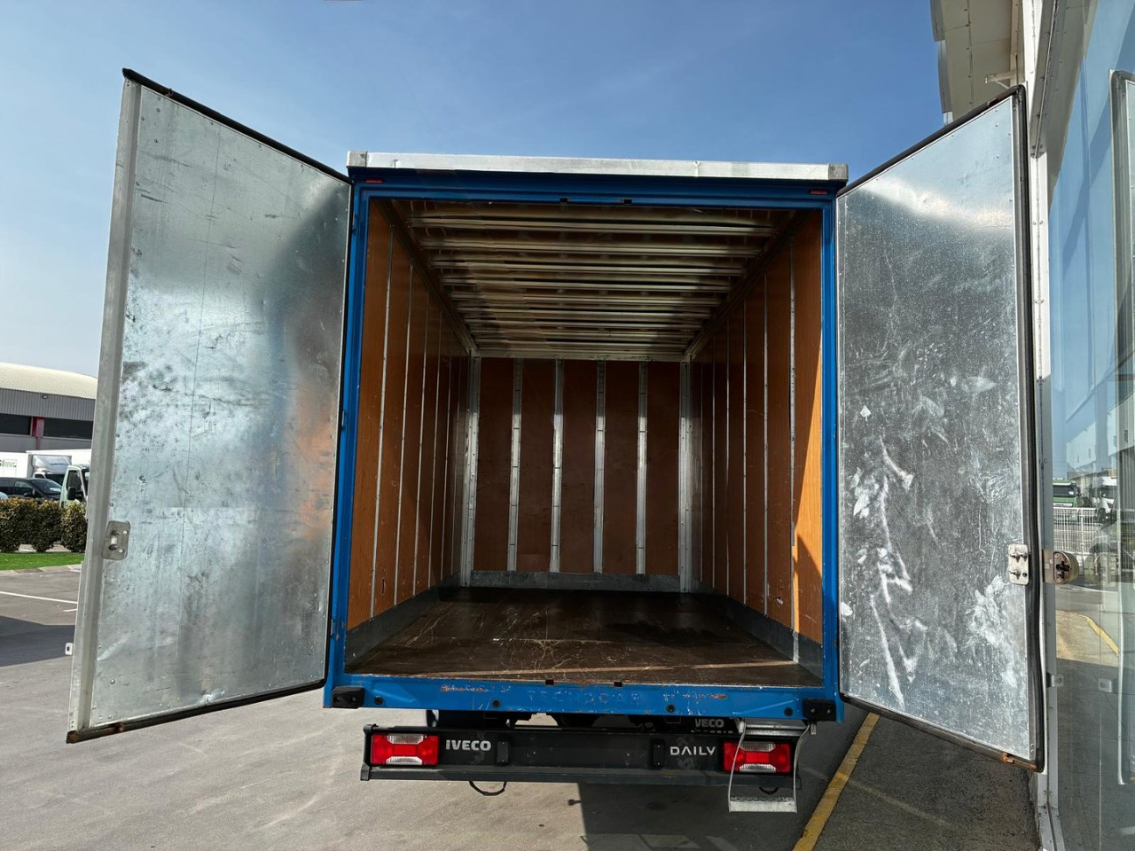 Caja cerrada IVECO 35C16 20m3 - Box van: picture 5 Caja cerrada IVECO 35C16 20m3 - Box van: picture 5