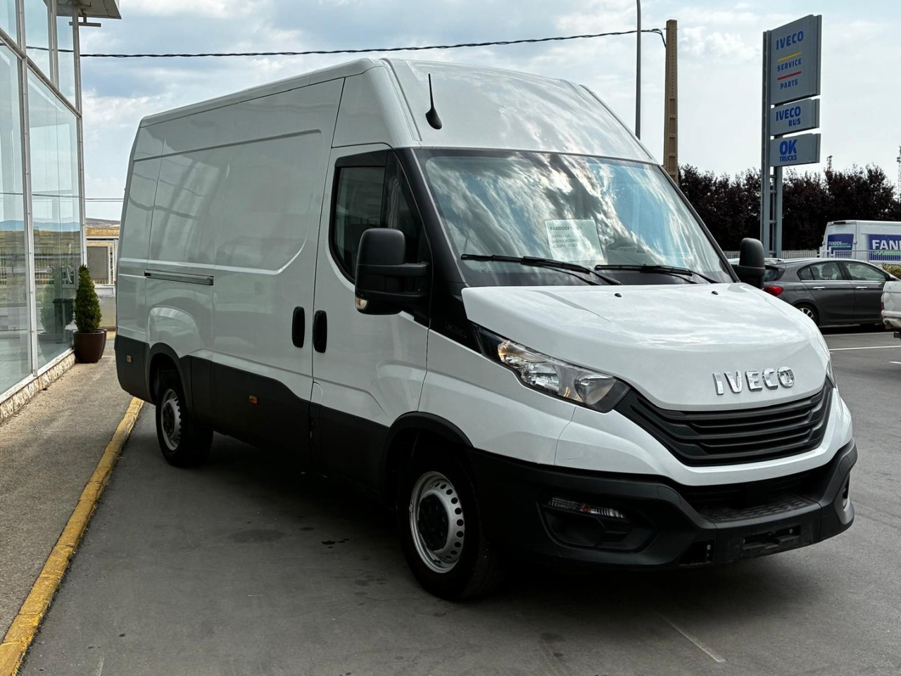 Furgón IVECO 35S14 V 12m3 - Panel van: picture 3 Furgón IVECO 35S14 V 12m3 - Panel van: picture 3