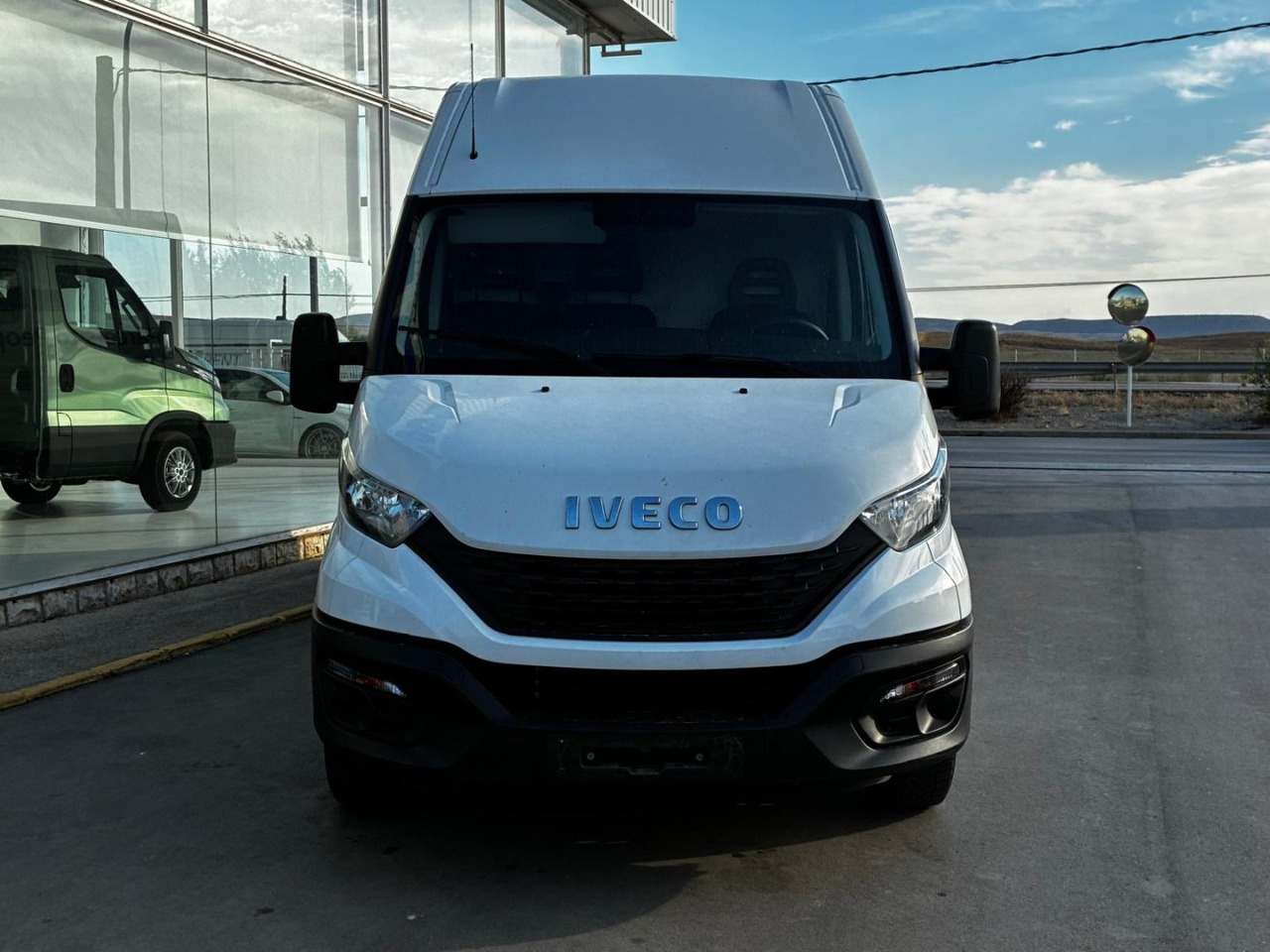 Furgón IVECO 35S14 V 16m3 - Panel van: picture 2 Furgón IVECO 35S14 V 16m3 - Panel van: picture 2
