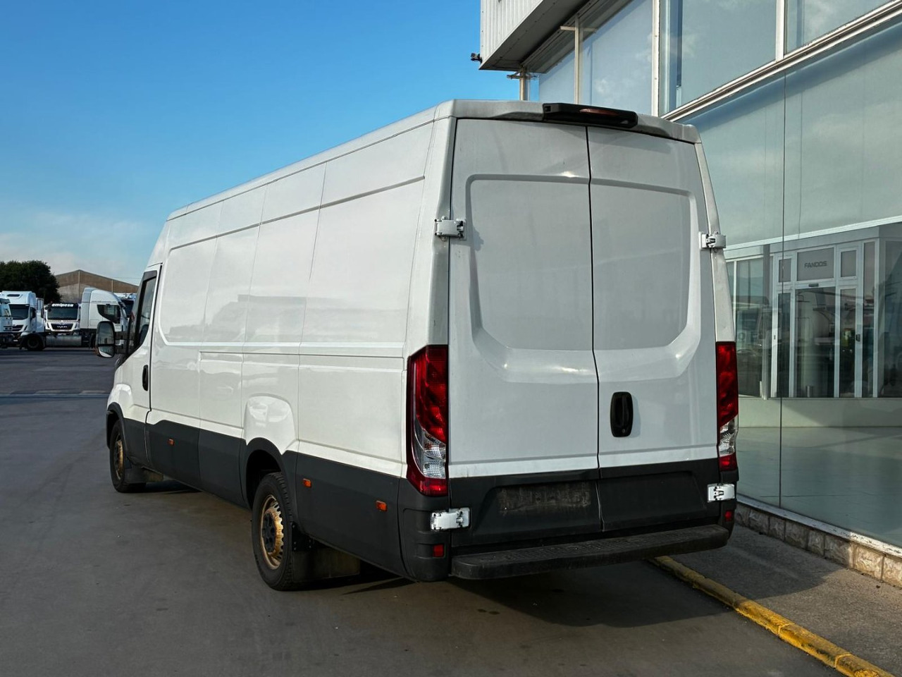 Furgón IVECO 35S14 V 16m3 - Panel van: picture 4 Furgón IVECO 35S14 V 16m3 - Panel van: picture 4