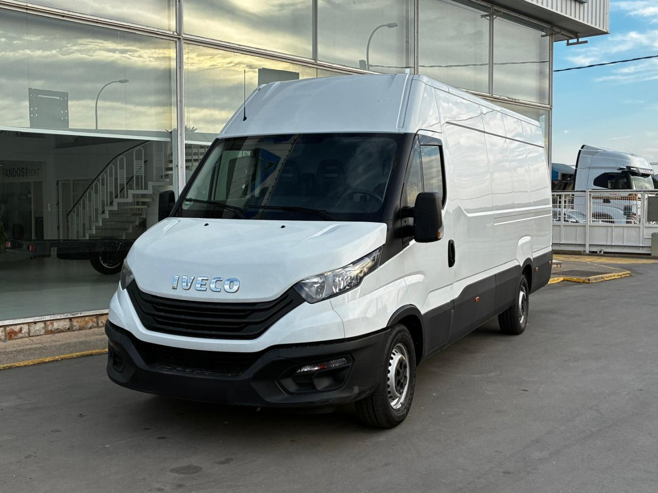 Furgón IVECO 35S14 V 16m3 - Panel van: picture 1 Furgón IVECO 35S14 V 16m3 - Panel van: picture 1