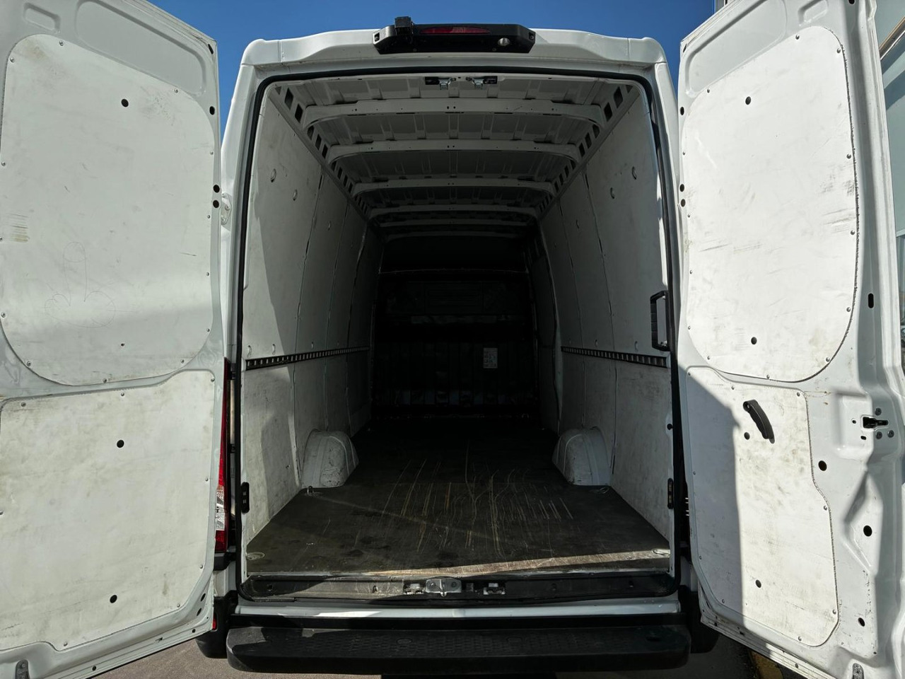 Furgón IVECO 35S14 V 16m3 - Panel van: picture 4 Furgón IVECO 35S14 V 16m3 - Panel van: picture 4