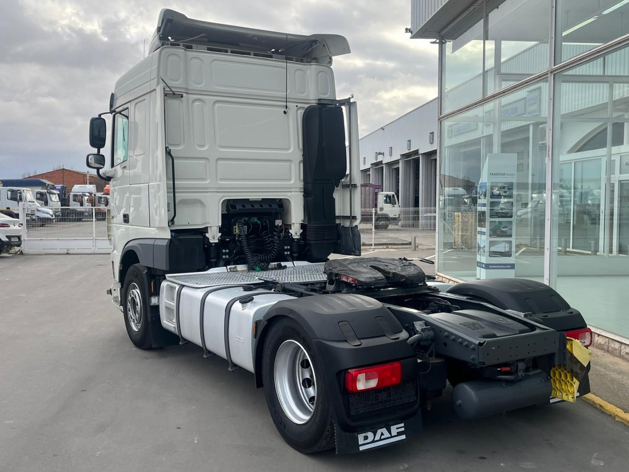 Cabeza Tractora DAF 480 AUTOMATICA CON INTARDER - Tractor unit: picture 4 Cabeza Tractora DAF 480 AUTOMATICA CON INTARDER - Tractor unit: picture 4