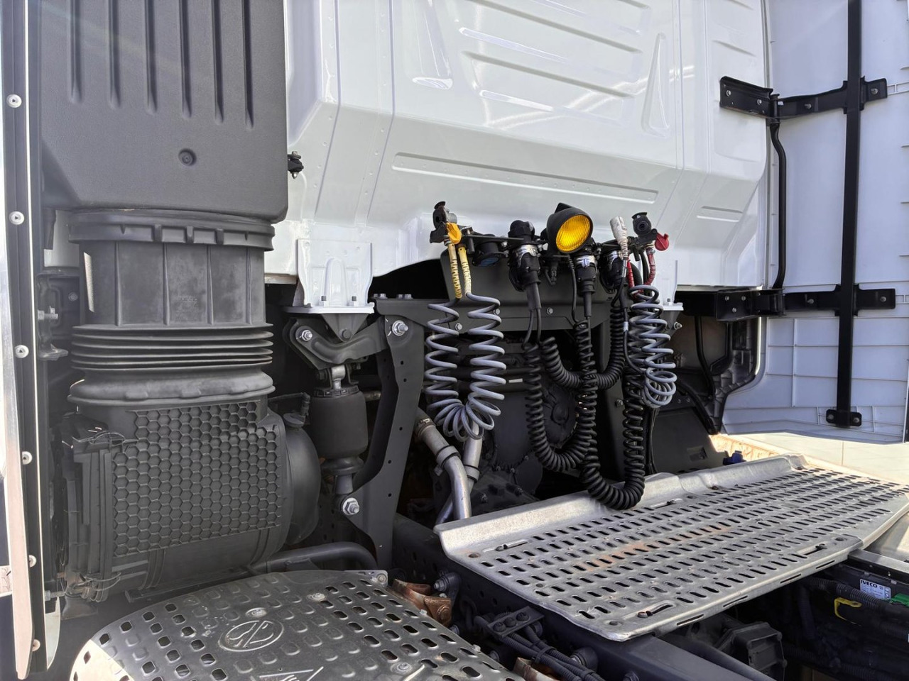 Cabeza Tractora IVECO 510 AUTOMATICO INTARDER - Tractor unit: picture 5 Cabeza Tractora IVECO 510 AUTOMATICO INTARDER - Tractor unit: picture 5