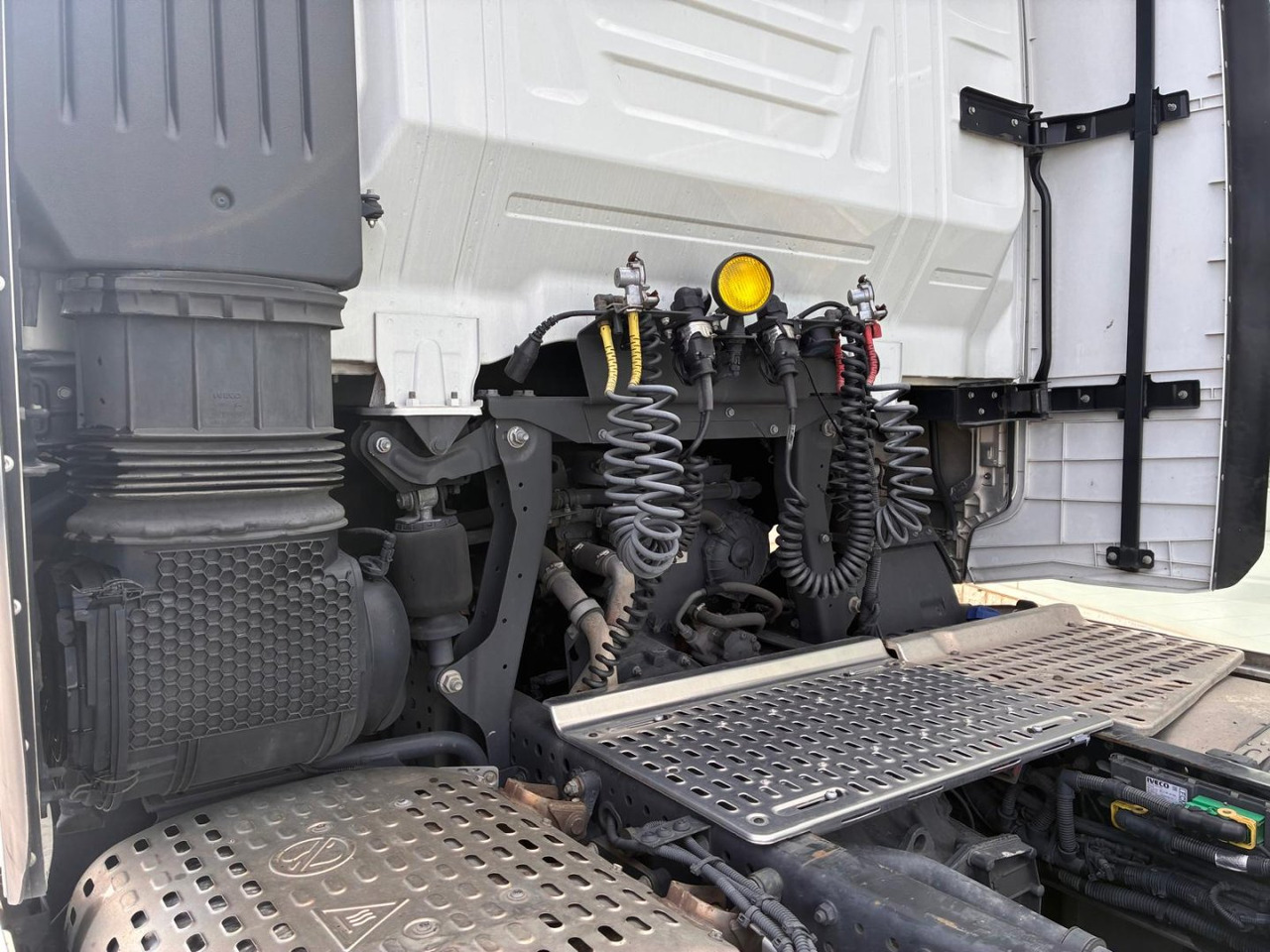 Cabeza Tractora IVECO S-WAY 510 AUTOMATICO CON INTARDER - Tractor unit: picture 5 Cabeza Tractora IVECO S-WAY 510 AUTOMATICO CON INTARDER - Tractor unit: picture 5