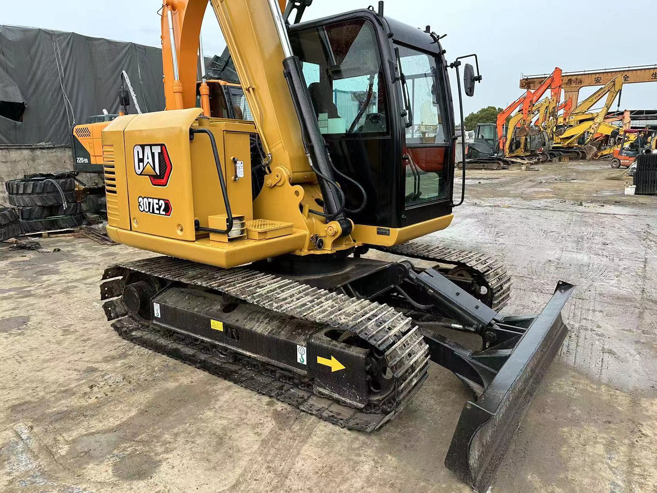 CAT 307E2 - Mini excavator: picture 3 CAT 307E2 - Mini excavator: picture 3