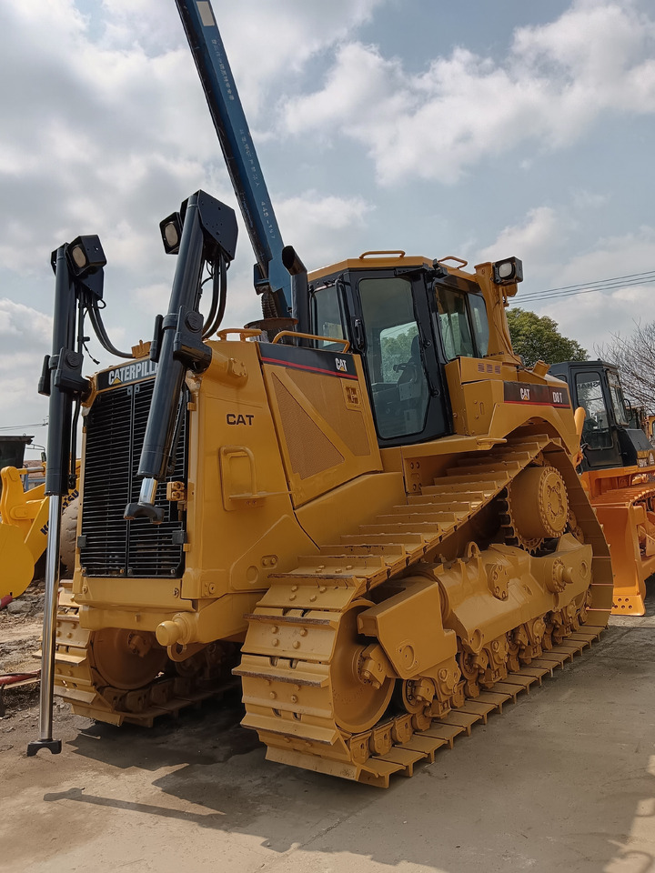 CAT D8T - Bulldozer: picture 2 CAT D8T - Bulldozer: picture 2