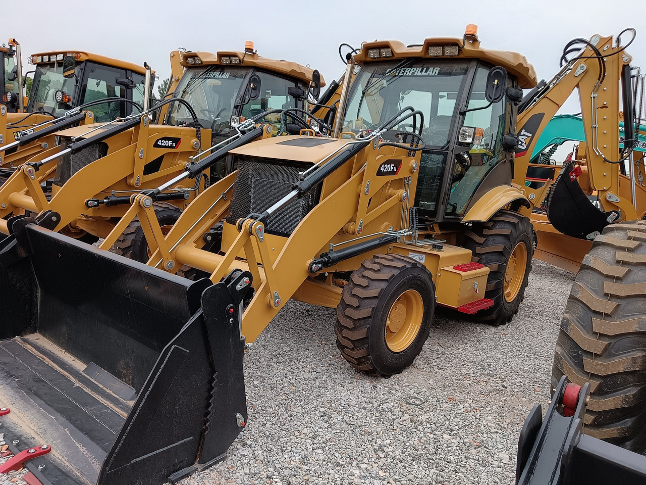CATERPILLAR 420FⅡ CAT - Backhoe loader: picture 1 CATERPILLAR 420FⅡ CAT - Backhoe loader: picture 1