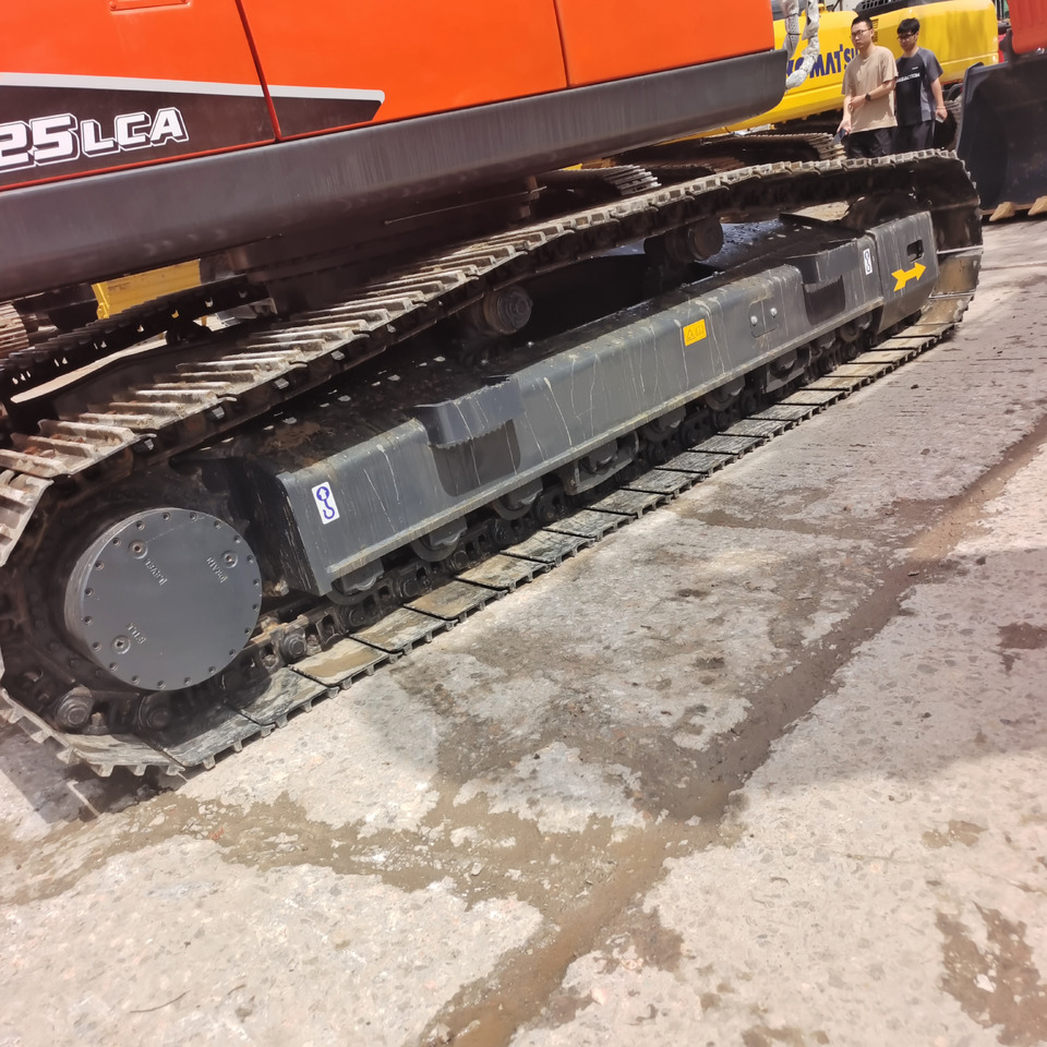 DOOSAN DX225 - Crawler excavator: picture 2 DOOSAN DX225 - Crawler excavator: picture 2