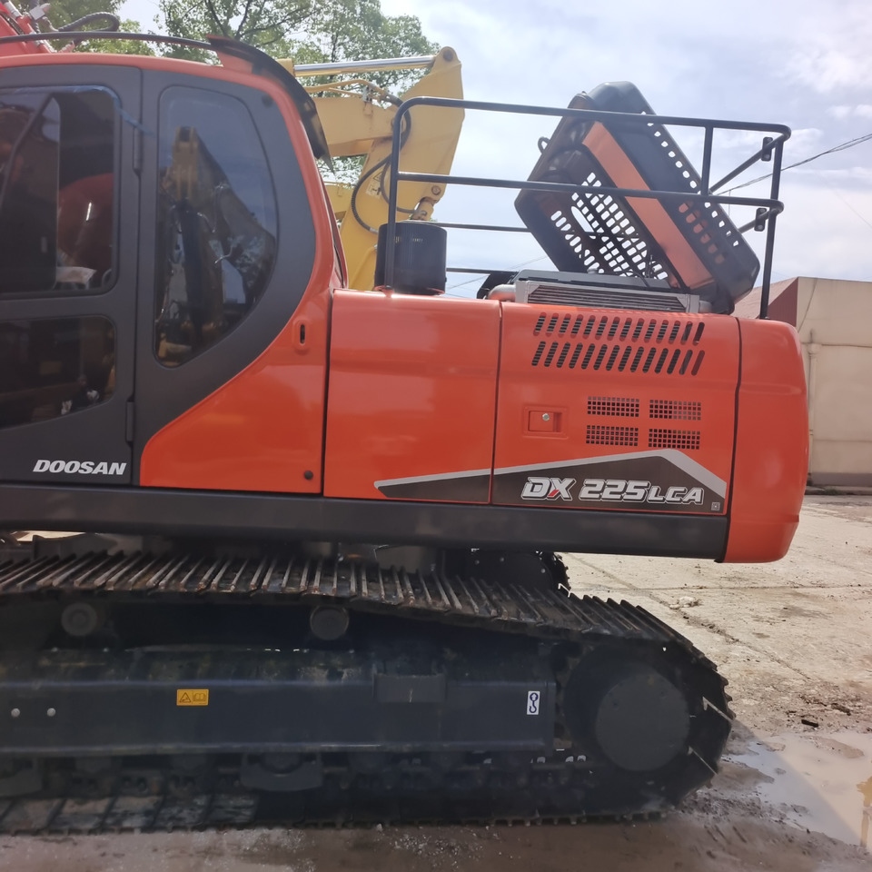 Crawler excavator DOOSAN DX225 LCA DX225 LC - 9C: picture 13