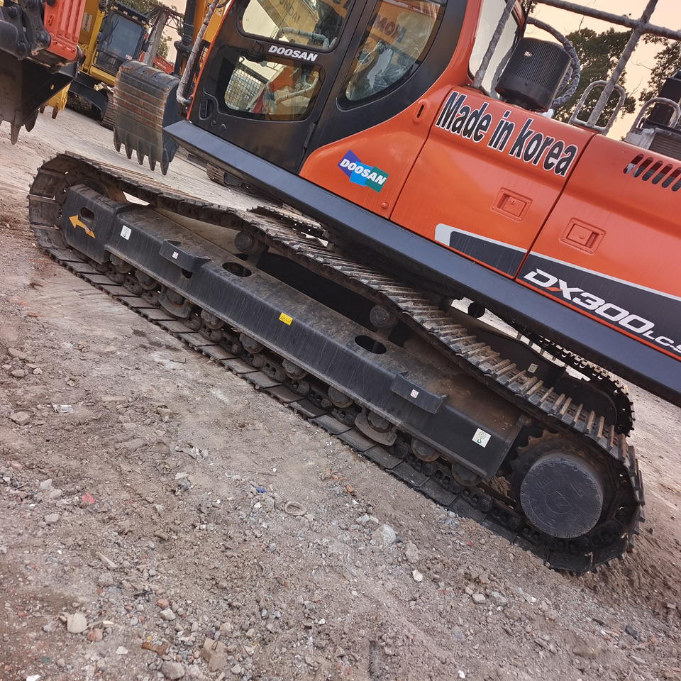 DOOSAN DX300 LC - 9C DX300LCA - Crawler excavator: picture 3 DOOSAN DX300 LC - 9C DX300LCA - Crawler excavator: picture 3