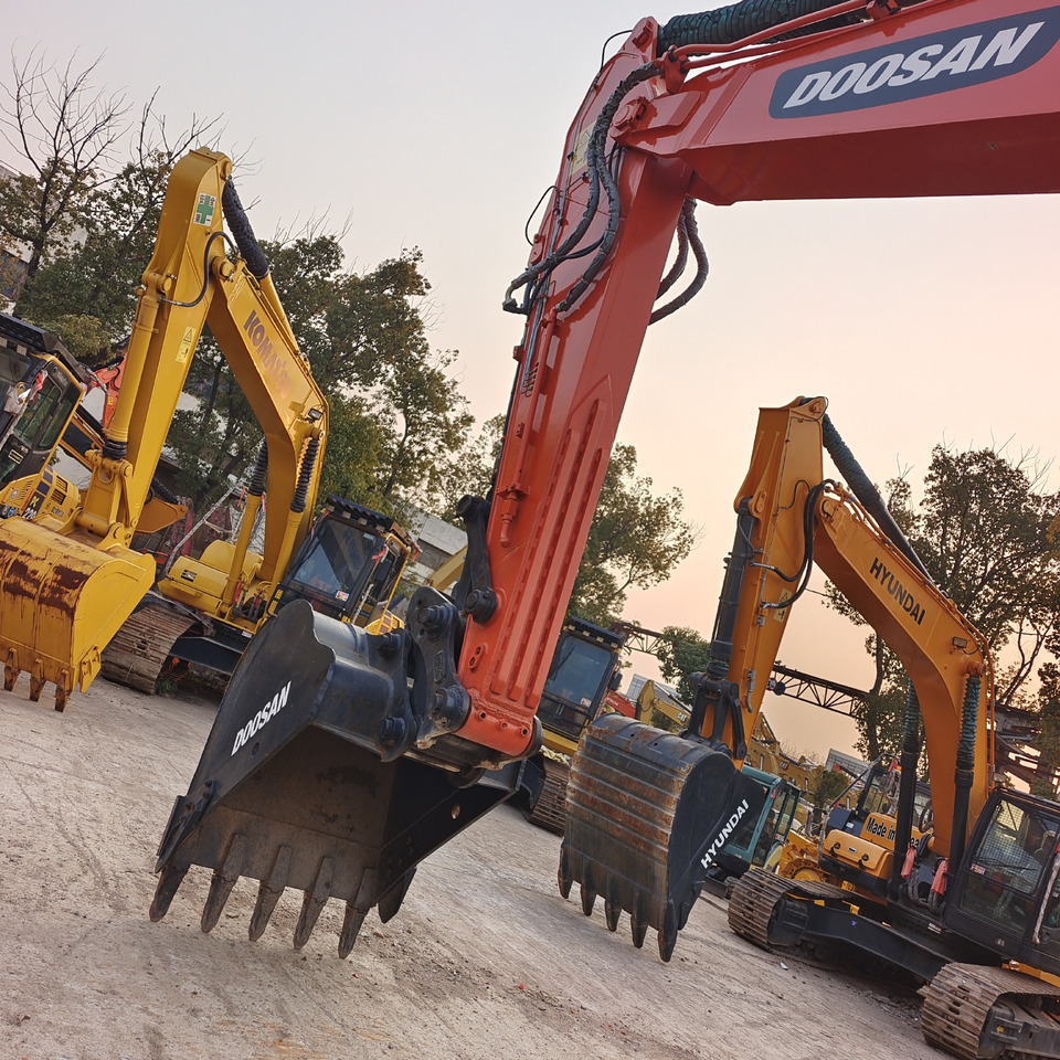 DOOSAN DX300 LC - 9C DX300LCA - Crawler excavator: picture 4 DOOSAN DX300 LC - 9C DX300LCA - Crawler excavator: picture 4