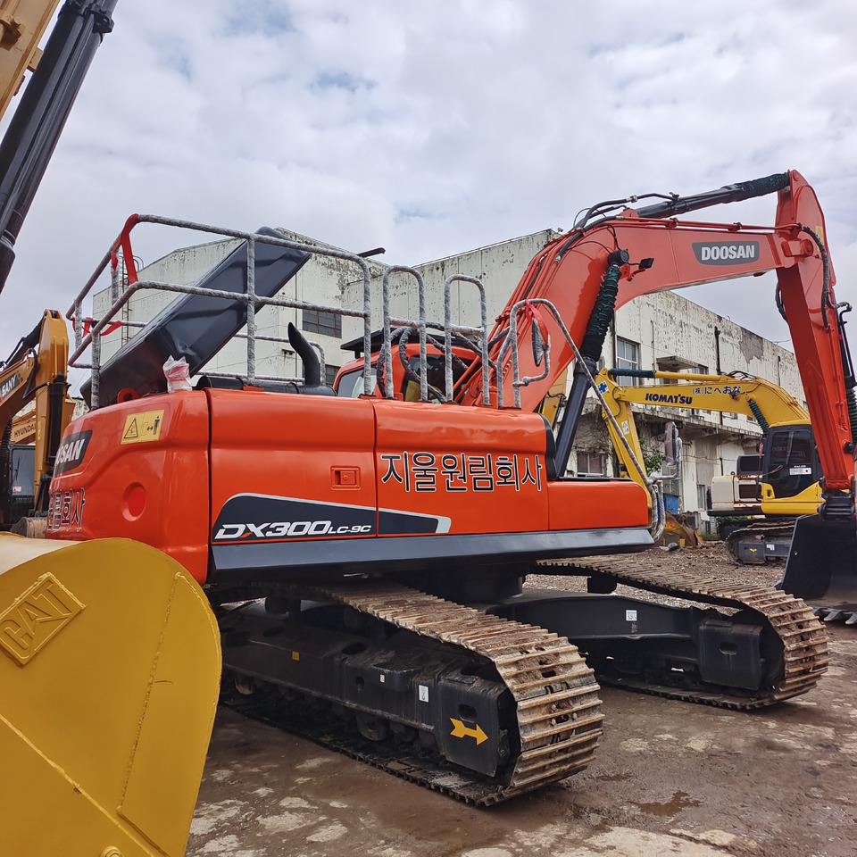 DOOSAN DX300 LCA DX300LC-9C - Crawler excavator: picture 3 DOOSAN DX300 LCA DX300LC-9C - Crawler excavator: picture 3