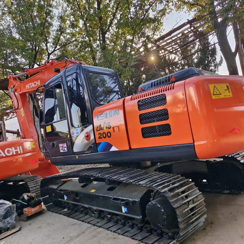 HITACHI ZX200-3 ZAXIS 200-3G - Crawler excavator: picture 1 HITACHI ZX200-3 ZAXIS 200-3G - Crawler excavator: picture 1