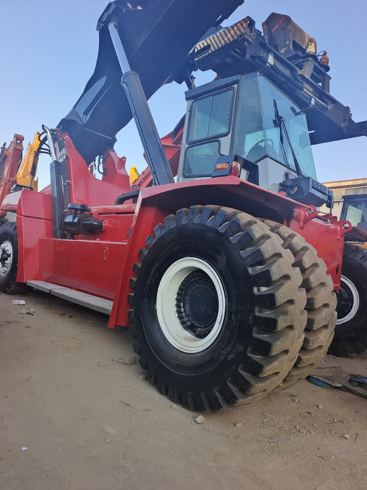 KALMAR DRF 450 45 TON REACH STACKER - Reach stacker: picture 2 KALMAR DRF 450 45 TON REACH STACKER - Reach stacker: picture 2