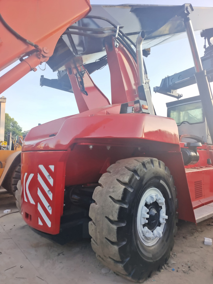 KALMAR DRF 450 45 TON REACH STACKER - Reach stacker: picture 4 KALMAR DRF 450 45 TON REACH STACKER - Reach stacker: picture 4