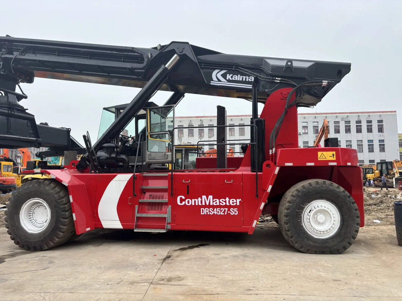 Reach stacker KALMAR DRS4527-S5: picture 1