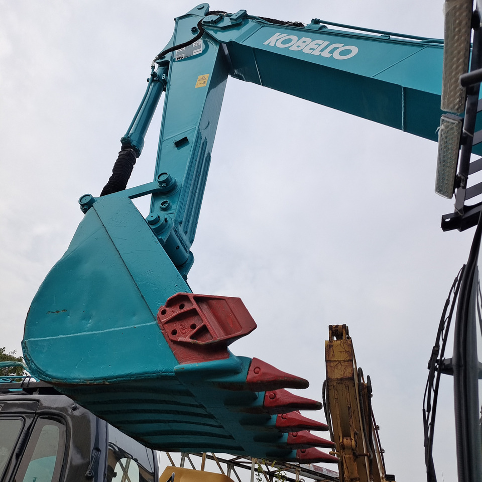 KOBELCO SK200 - 8 SK200-8 - Crawler excavator: picture 3 KOBELCO SK200 - 8 SK200-8 - Crawler excavator: picture 3