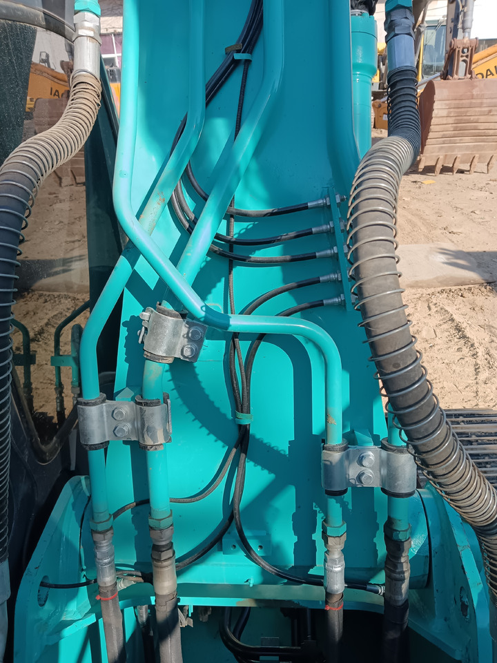 KOBELCO SK200-8 SK200 - Crawler excavator: picture 3 KOBELCO SK200-8 SK200 - Crawler excavator: picture 3