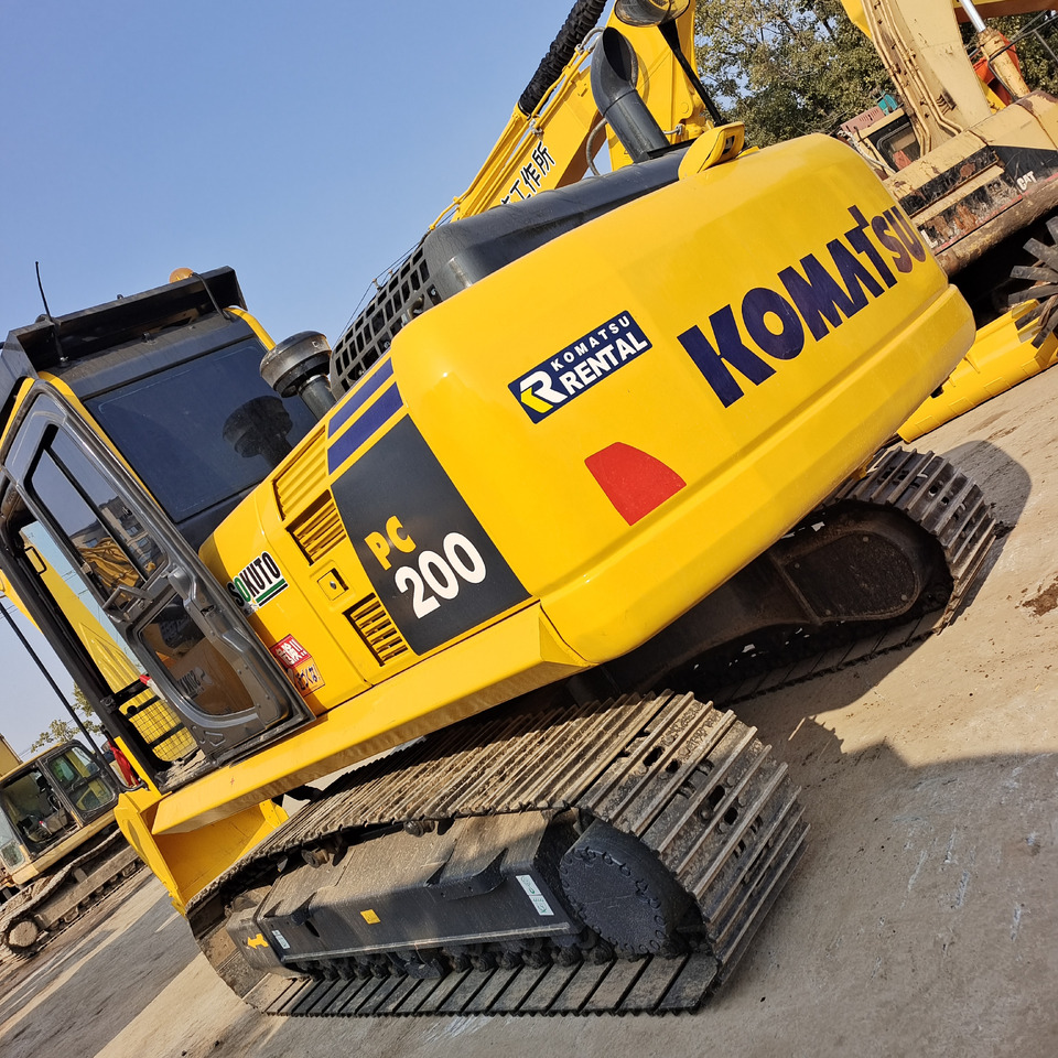 KOMATSU PC200-8 - Crawler excavator: picture 1 KOMATSU PC200-8 - Crawler excavator: picture 1