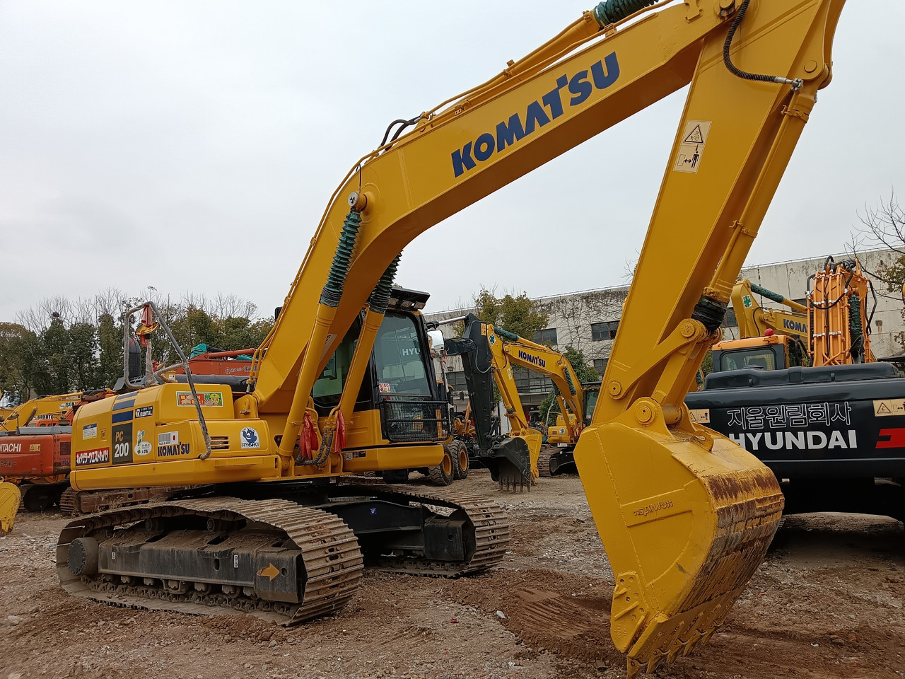 KOMATSU PC200-8N1 - Crawler excavator: picture 2 KOMATSU PC200-8N1 - Crawler excavator: picture 2