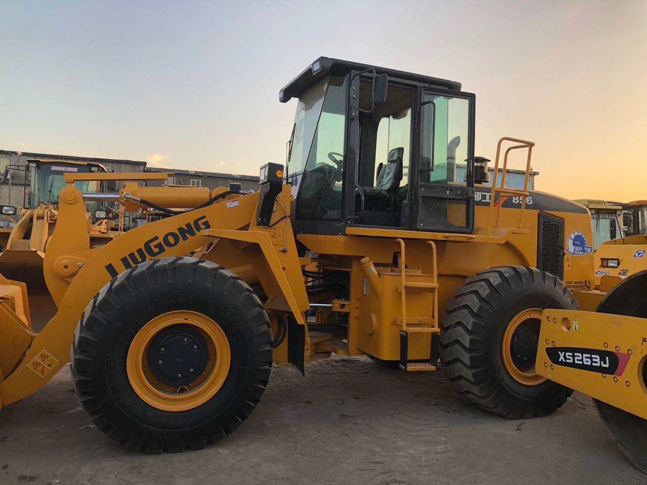 Wheel loader LIUGONG CLG 856: picture 1
