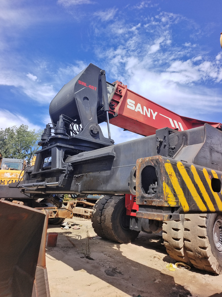 SANY SRSC45C23 45 TON - Reach stacker: picture 2 SANY SRSC45C23 45 TON - Reach stacker: picture 2