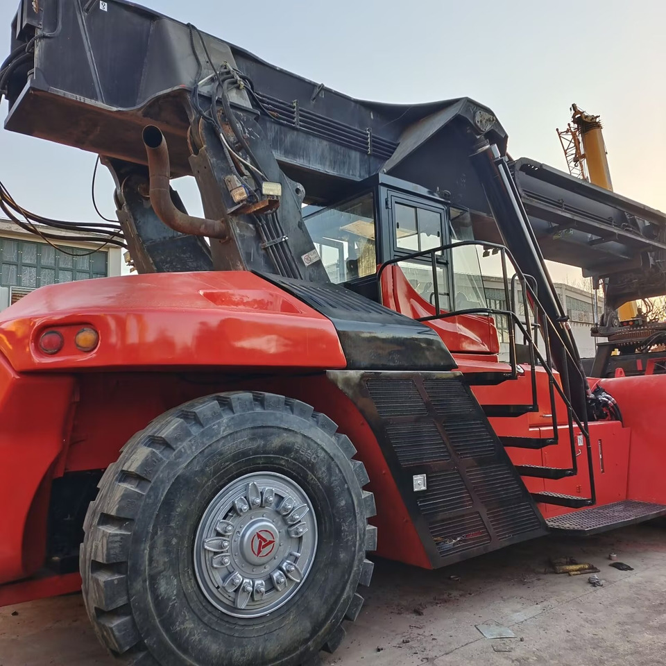 SANY SRSC45C30 45 TON CAPACITY - Reach stacker: picture 1 SANY SRSC45C30 45 TON CAPACITY - Reach stacker: picture 1