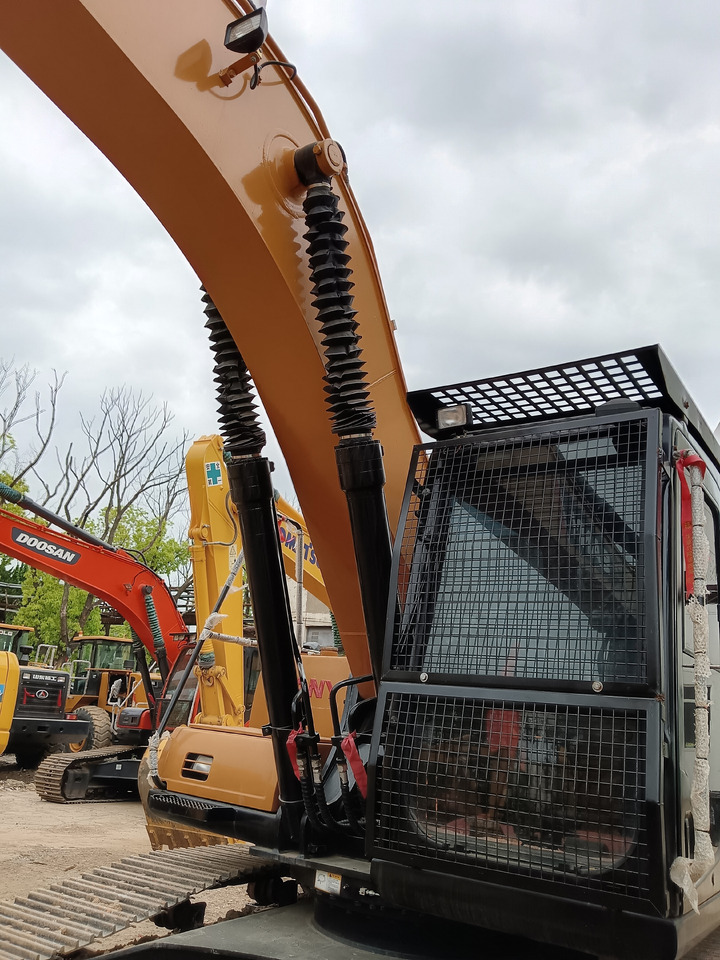SANY SY 235H - Crawler excavator: picture 5 SANY SY 235H - Crawler excavator: picture 5