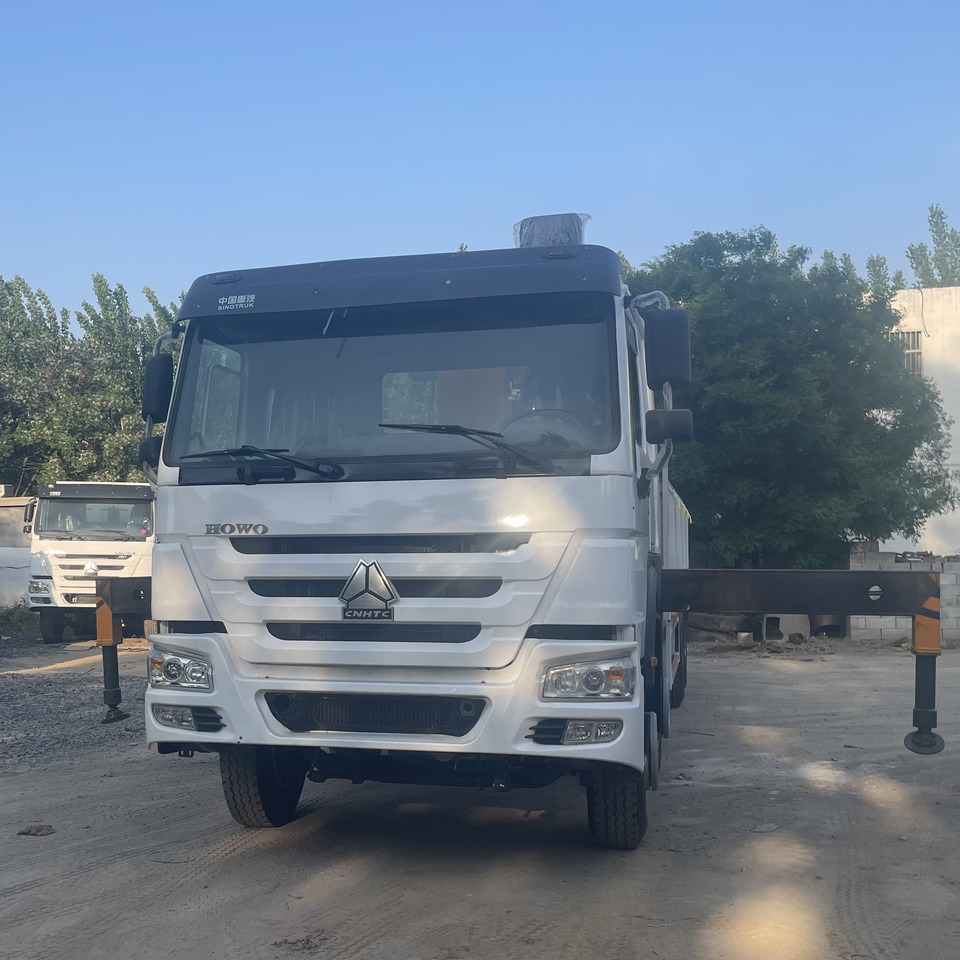 SINOTRUK HOWO 8 TON CRANE TRUCK - Crane truck: picture 2 SINOTRUK HOWO 8 TON CRANE TRUCK - Crane truck: picture 2