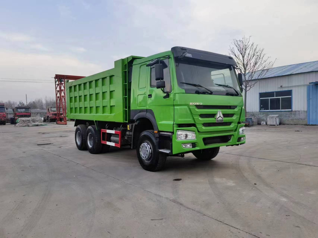 SINOTRUK HOWO DUMP TRUCK - Tipper: picture 3 SINOTRUK HOWO DUMP TRUCK - Tipper: picture 3